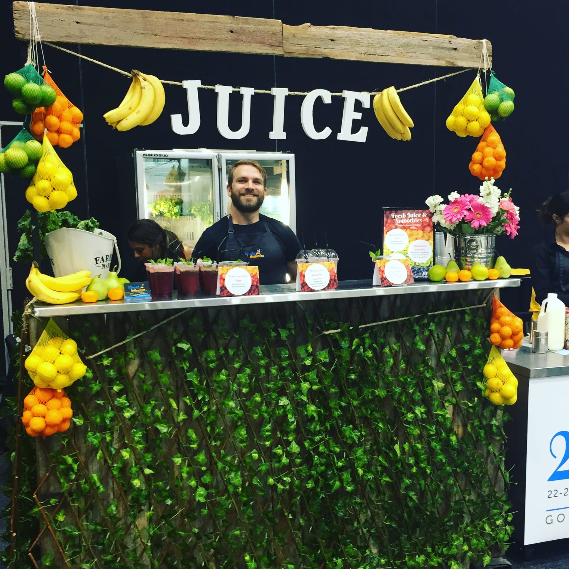 Fresh Juice and Smoothie Bar 1